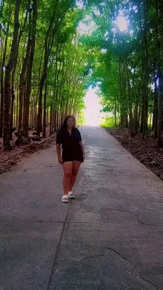 Amina, 23