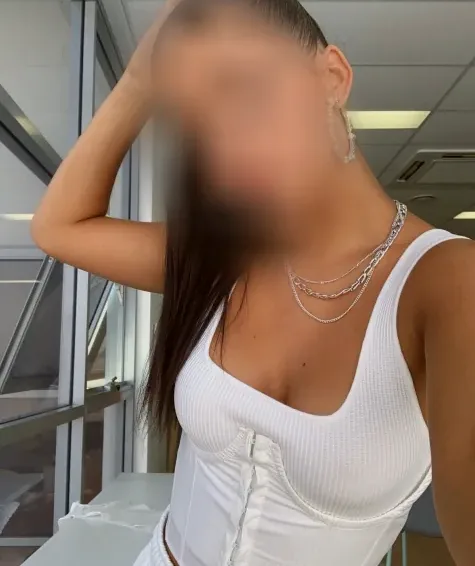 Andrea, 20