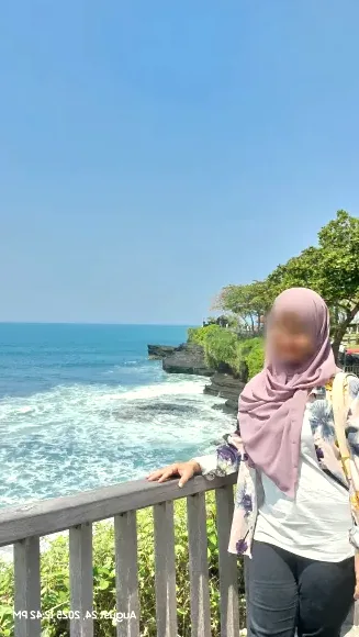 Anna, 37