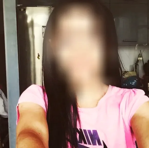 Astrid, 33