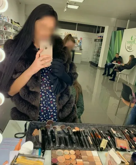Bettina, 39