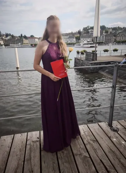 Eva, 23