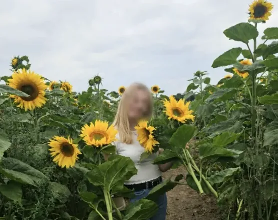 Kathrin, 32