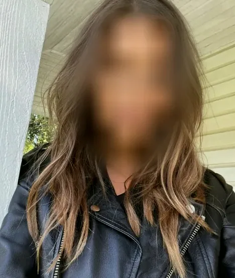 Katrin, 32