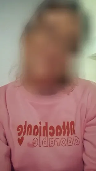 Mia, 38
