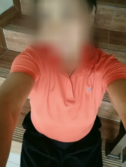 Nadine, 40