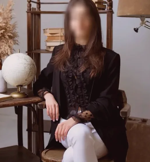 Nikolina, 31