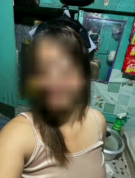 Nina, 32