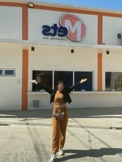 Nora, 25