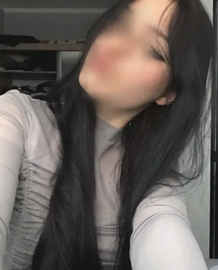Sophie, 20