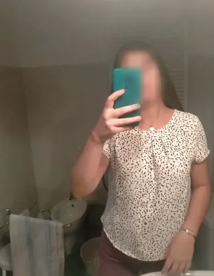 Stefanie, 21